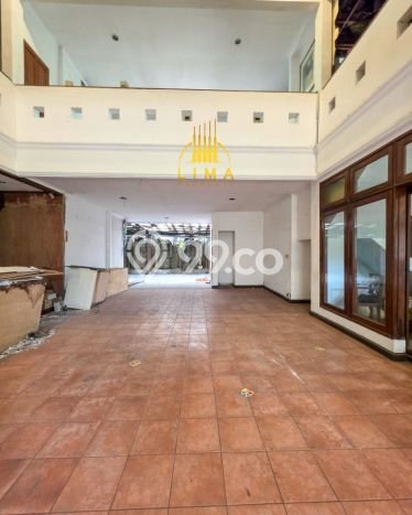 Ready to Use! Luxury House LT 1500m2 Desain Elegan di Lebak Bulus Ready to Use! Luxury House LT 1500m2 Desain Elegan di Lebak Bulus