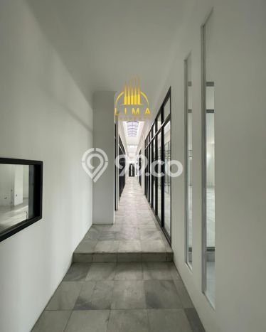 Kantor Dijual di Jakarta Pusat LT 712m2 & LB 1850m2 Lokasi Terbaik! Kantor Dijual di Jakarta Pusat LT 712m2 & LB 1850m2 Lokasi Terbaik!