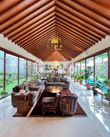 Rumah Luxury Modern Tanpa Renovasi di Cipete Jakarta Selatan Rumah Luxury Modern Tanpa Renovasi di Cipete Jakarta Selatan