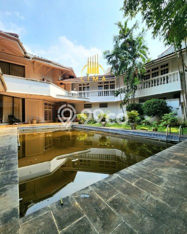 Siap Huni Rumah Mewah 6 Kamar di Kebayoran Baru Dekat ke Mana Saja Siap Huni Rumah Mewah 6 Kamar di Kebayoran Baru Dekat ke Mana Saja