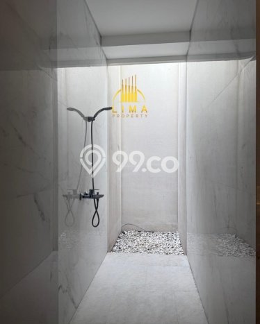 Hunian Minimalis dengan LT 700m2 & LB 500m2 Disewakan di Senopati Hunian Minimalis dengan LT 700m2 & LB 500m2 Disewakan di Senopati