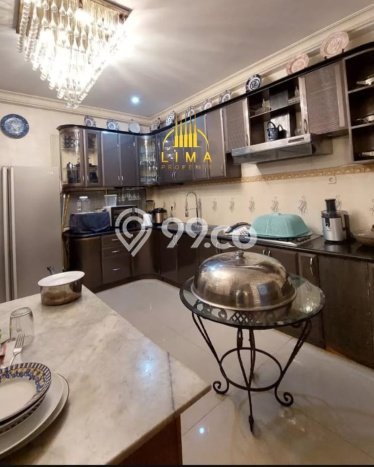 Hunian Mewah Dijual LT 300m2 di Mampang Prapatan, Jakarta Selatan Hunian Mewah Dijual LT 300m2 di Mampang Prapatan, Jakarta Selatan