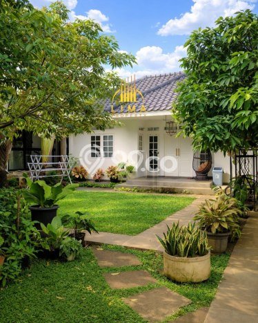 For Sale! Luxury House LT 1800m2 Desain Elegan di Kemang For Sale! Luxury House LT 1800m2 Desain Elegan di Kemang