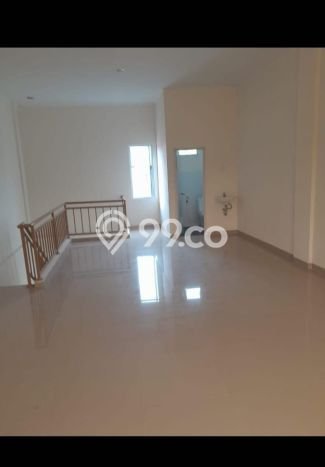 Ruko Kawasan Belakang Padang, Luas 142m², Area Komersial, Strategis Ruko Kawasan Belakang Padang, Luas 142m², Area Komersial, Strategis