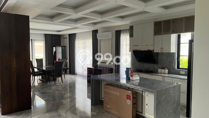 Ready to Use! Luxury House LT 1061m2 Desain Modern di Muka Kuning Ready to Use! Luxury House LT 1061m2 Desain Modern di Muka Kuning