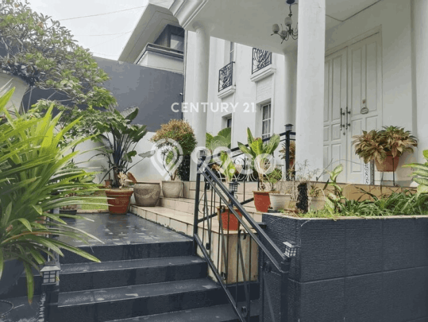Hunian Mewah LB 580m2 Siap Pakai Desain Elegan di Pondok Indah, Jakarta Selatan Hunian Mewah LB 580m2 Siap Pakai Desain Elegan di Pondok Indah, Jakarta Selatan