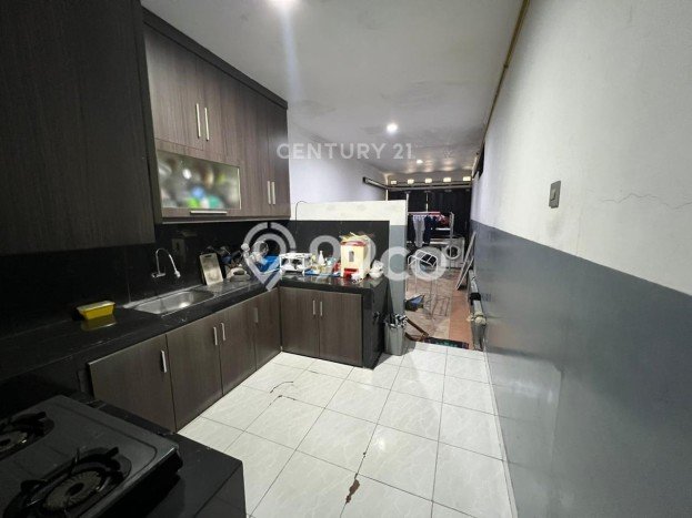 Hunian Cantik Modern Lb 345m2 di Cakung, Jakarta Timur Hunian Cantik Modern Lb 345m2 di Cakung, Jakarta Timur