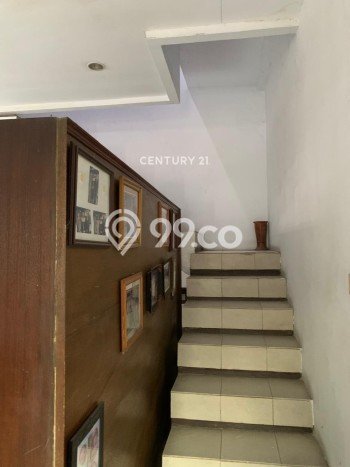 Rumah Luas Asri 4 KT Siap Huni di Pejaten Jakarta Selatan Rumah Luas Asri 4 KT Siap Huni di Pejaten Jakarta Selatan