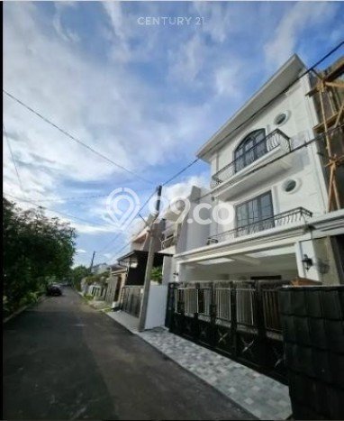 Hunian Mewah LB 200m2 Siap Huni Desain Elegan di Cinere, Jakarta Selatan Hunian Mewah LB 200m2 Siap Huni Desain Elegan di Cinere, Jakarta Selatan