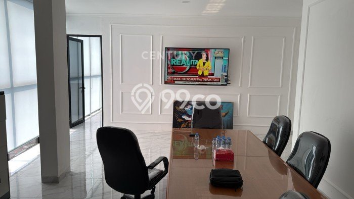 Ruko Dijual di Jakarta Timur LT 180m2 & LB 221m2 Lokasi Terbaik! Ruko Dijual di Jakarta Timur LT 180m2 & LB 221m2 Lokasi Terbaik!