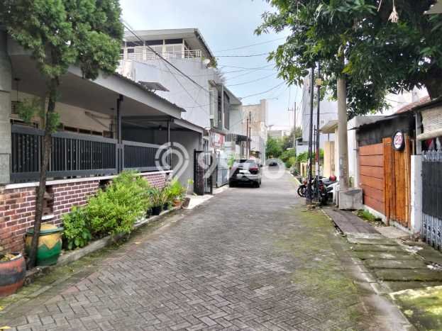 Dijual Cepat Rumah Bagus Siap Huni LB 240m2 di Tambaksari, Surabaya Dijual Cepat Rumah Bagus Siap Huni LB 240m2 di Tambaksari, Surabaya