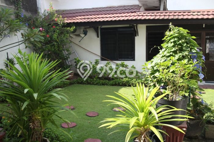 Rumah Luxury Modern Tanpa Renovasi di Kedung Baruk Surabaya Rumah Luxury Modern Tanpa Renovasi di Kedung Baruk Surabaya
