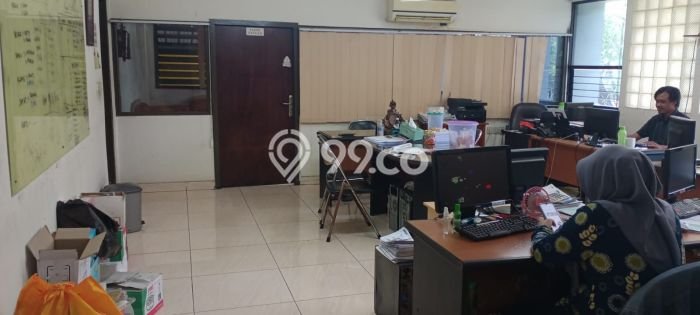 Area Ramai! Gudang Dijual di Kenjeran untuk Bisnis Luas Bangunan 2500m2 Area Ramai! Gudang Dijual di Kenjeran untuk Bisnis Luas Bangunan 2500m2