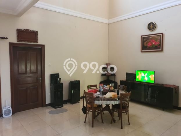 Rumah 4 KT 4 KM Fully Furnished di Lokasi Prestisius Wonocolo, Surabaya Rumah 4 KT 4 KM Fully Furnished di Lokasi Prestisius Wonocolo, Surabaya