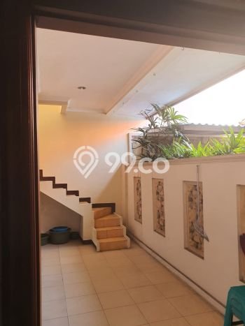 Rumah 4 KT 4 KM Fully Furnished di Lokasi Prestisius Wonocolo, Surabaya Rumah 4 KT 4 KM Fully Furnished di Lokasi Prestisius Wonocolo, Surabaya