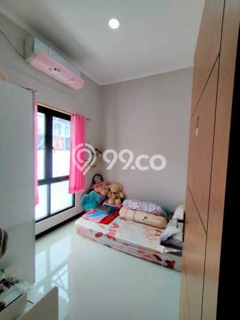Rumah Luas Asri 3 KT Siap Huni di Medokan Ayu Surabaya Rumah Luas Asri 3 KT Siap Huni di Medokan Ayu Surabaya