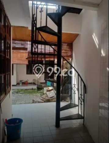 Dijual Rumah Mewah Elegan Dengan View Eksklusif di Kertajaya, Surabaya Dijual Rumah Mewah Elegan Dengan View Eksklusif di Kertajaya, Surabaya