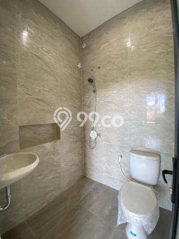 Jual Rumah Favorit Siap Huni LB 125m2 di Rungkut, Surabaya Jual Rumah Favorit Siap Huni LB 125m2 di Rungkut, Surabaya
