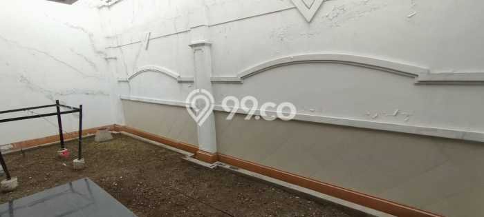 Rumah Mewah LB 250m2 Siap Huni Desain Elegan di Manyar, Surabaya Rumah Mewah LB 250m2 Siap Huni Desain Elegan di Manyar, Surabaya