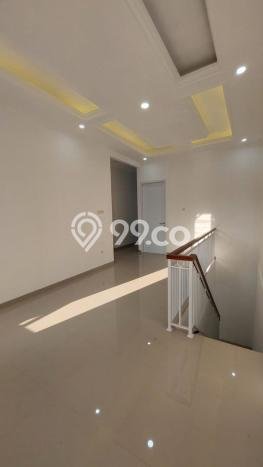 Rumah Luas Asri 3 KT Siap Pakai di Tanjung Barat Jakarta Selatan Rumah Luas Asri 3 KT Siap Pakai di Tanjung Barat Jakarta Selatan