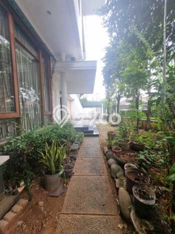 Rumah Mewah LB 300m2 Siap Pakai Desain Elegan di Puri Indah, Jakarta Barat Rumah Mewah LB 300m2 Siap Pakai Desain Elegan di Puri Indah, Jakarta Barat