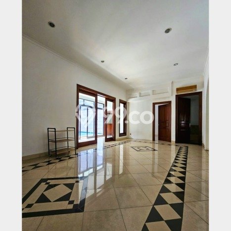Rumah Elit Modern Siap Huni di Pondok Indah Jakarta Selatan Rumah Elit Modern Siap Huni di Pondok Indah Jakarta Selatan