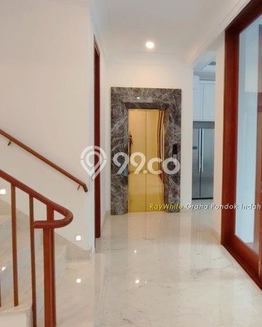 Jual Rumah Luas Megah Dengan View Cantik di Kemang, Jakarta Selatan Jual Rumah Luas Megah Dengan View Cantik di Kemang, Jakarta Selatan