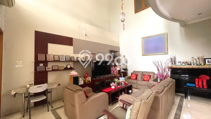For Sale! Luxury House LT 350m2 Desain Modern di Lebak Bulus For Sale! Luxury House LT 350m2 Desain Modern di Lebak Bulus