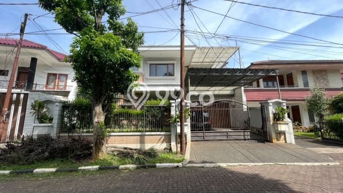 For Sale! Luxury House LT 350m2 Desain Modern di Lebak Bulus For Sale! Luxury House LT 350m2 Desain Modern di Lebak Bulus