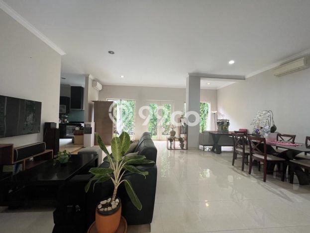 Dijual Rumah Luas Elegan Dengan View Eksklusif di Gading Serpong, Tangerang Dijual Rumah Luas Elegan Dengan View Eksklusif di Gading Serpong, Tangerang