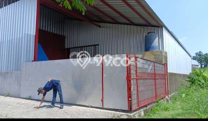 POTENSI BESAR! Gudang di Sawangan, Luas 1000m², Area Komersial POTENSI BESAR! Gudang di Sawangan, Luas 1000m², Area Komersial