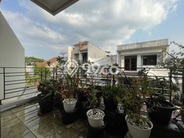 Ready to Use! Luxury House LT 120m2 Desain Modern di Pondok Pinang Ready to Use! Luxury House LT 120m2 Desain Modern di Pondok Pinang