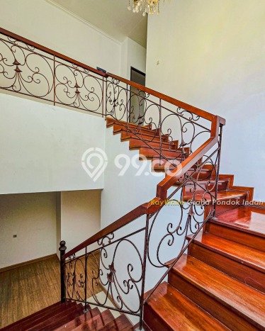Jual Rumah Mewah Megah Dengan View Eksklusif di Pejaten, Jakarta Selatan Jual Rumah Mewah Megah Dengan View Eksklusif di Pejaten, Jakarta Selatan