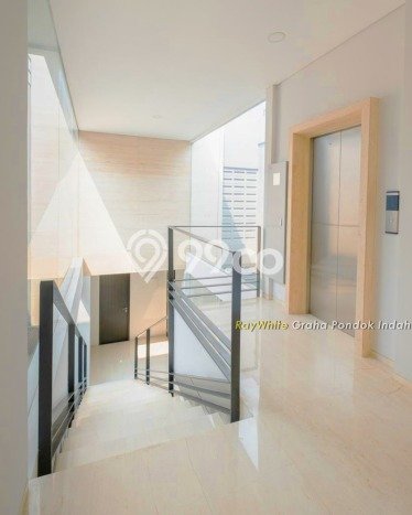 Rumah Mewah LB 632m2 Siap Huni Desain Elegan di Cipete, Jakarta Selatan Rumah Mewah LB 632m2 Siap Huni Desain Elegan di Cipete, Jakarta Selatan