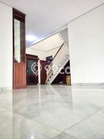 Rumah Luxury Modern Siap Huni di Bendungan Hilir Jakarta Pusat Rumah Luxury Modern Siap Huni di Bendungan Hilir Jakarta Pusat