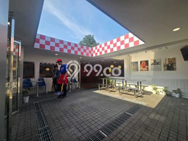Komersial Dijual di Prime Area Jakarta Selatan Luas 300m2 Komersial Dijual di Prime Area Jakarta Selatan Luas 300m2