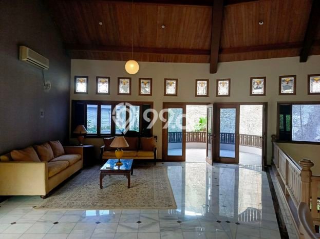 Hunian Ideal dengan LT 778m2 & LB 700m2 Disewakan di Pondok Indah Hunian Ideal dengan LT 778m2 & LB 700m2 Disewakan di Pondok Indah
