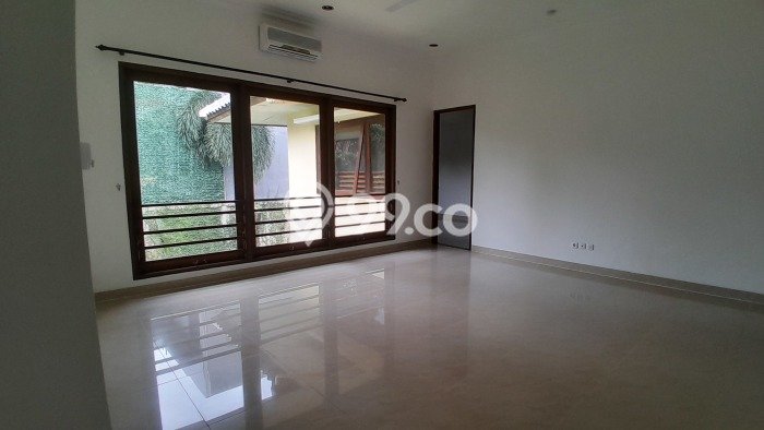 Rumah Bagus Disewakan di Pejaten, Jakarta Selatan LT 500m2, LB 300m2 Rumah Bagus Disewakan di Pejaten, Jakarta Selatan LT 500m2, LB 300m2