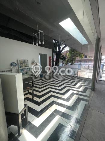 Untuk Dijual! Komersial di Kemang Jakarta Selatan LT 1696m2 / LB 1044m2 Kawasan Strategis Untuk Dijual! Komersial di Kemang Jakarta Selatan LT 1696m2 / LB 1044m2 Kawasan Strategis
