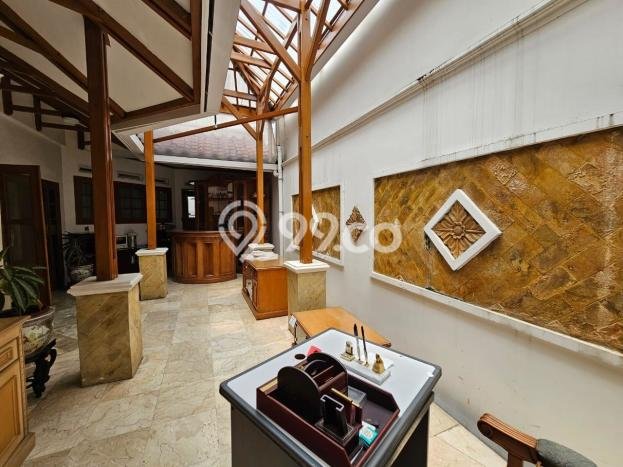 Ready to Use! Luxury House LT 500m2 Desain Elegan di Lebak Bulus Ready to Use! Luxury House LT 500m2 Desain Elegan di Lebak Bulus