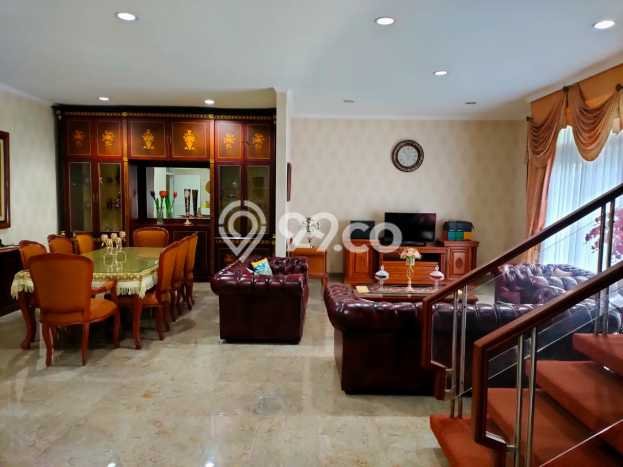 Rumah Elit Modern Tanpa Renovasi di Pondok Indah Jakarta Selatan Rumah Elit Modern Tanpa Renovasi di Pondok Indah Jakarta Selatan
