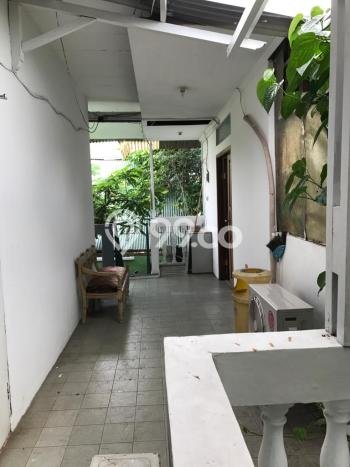 Siap Huni Hunian Elit 6 Kamar di Mampang Prapatan Dekat ke Mana Saja Siap Huni Hunian Elit 6 Kamar di Mampang Prapatan Dekat ke Mana Saja