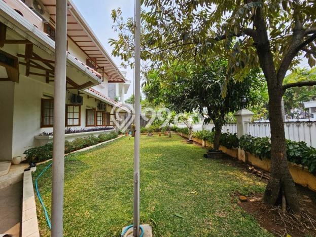 Ready to Use! Luxury House LT 500m2 Desain Elegan di Lebak Bulus Ready to Use! Luxury House LT 500m2 Desain Elegan di Lebak Bulus