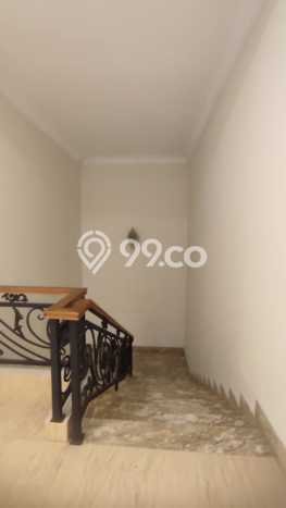 Siap Huni Rumah Mewah 4 Kamar di Kebayoran Baru Dekat ke Mana Saja Siap Huni Rumah Mewah 4 Kamar di Kebayoran Baru Dekat ke Mana Saja