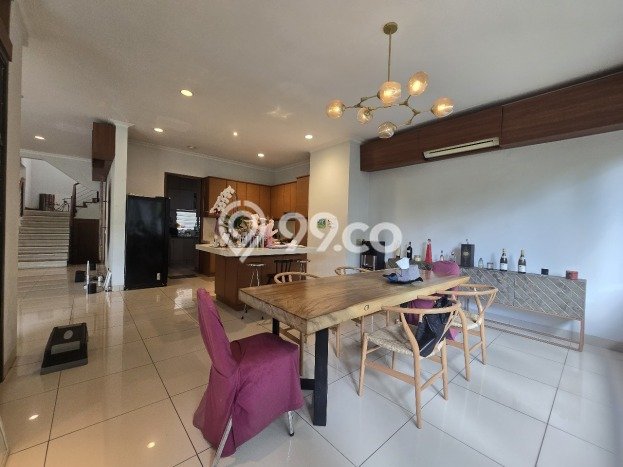 Jual Rumah Mewah Megah Dengan View Cantik di Kemang, Jakarta Selatan Jual Rumah Mewah Megah Dengan View Cantik di Kemang, Jakarta Selatan