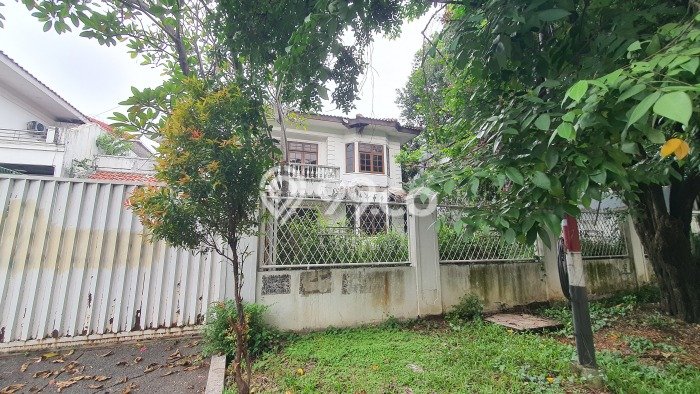 For Sale! Premium House LT 732m2 Desain Modern di Pondok Indah For Sale! Premium House LT 732m2 Desain Modern di Pondok Indah