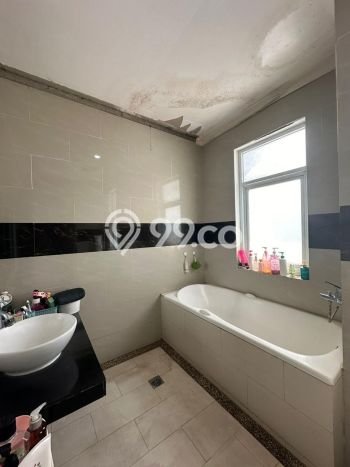 Rumah Elit Modern Siap Huni di Pondok Kelapa Jakarta Timur Rumah Elit Modern Siap Huni di Pondok Kelapa Jakarta Timur