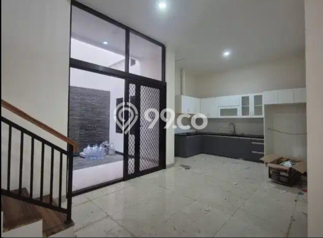 Jual Rumah Luas Elegan Dengan View Eksklusif di Rawamangun, Jakarta Timur Jual Rumah Luas Elegan Dengan View Eksklusif di Rawamangun, Jakarta Timur
