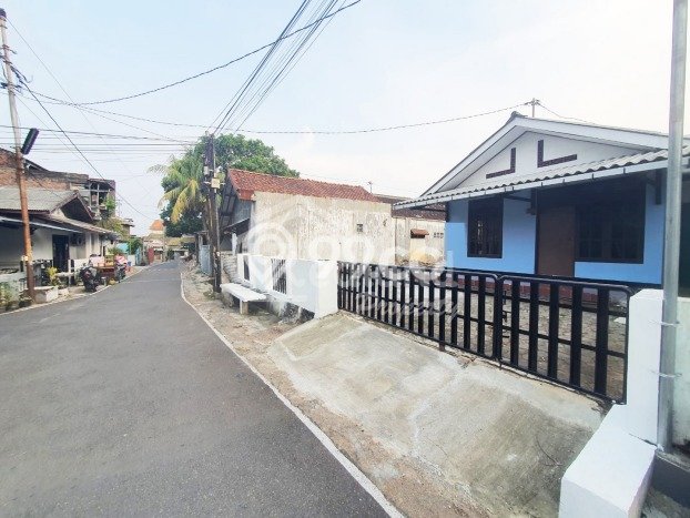 Rumah Modern Minimalis 3 KT Bisa Langsung Pindah di Banyumanik Rumah Modern Minimalis 3 KT Bisa Langsung Pindah di Banyumanik