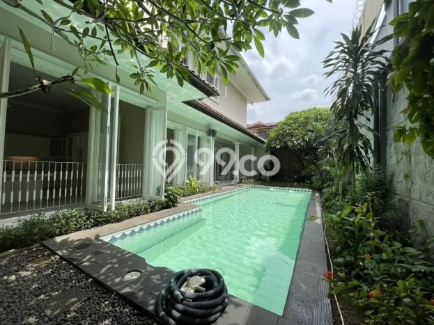 Rumah Nyaman di Kebayoran Baru, 4 KM, Lokasi Strategis Rumah Nyaman di Kebayoran Baru, 4 KM, Lokasi Strategis